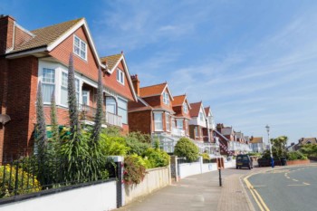 Summer roof maintenance: ultimate checklist for Surrey & South London homes